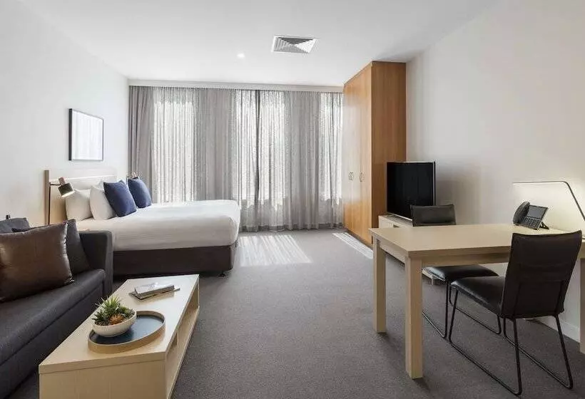 استودیوی استاندارد با چشم‌انداز شهر, Oaks Melbourne On Market