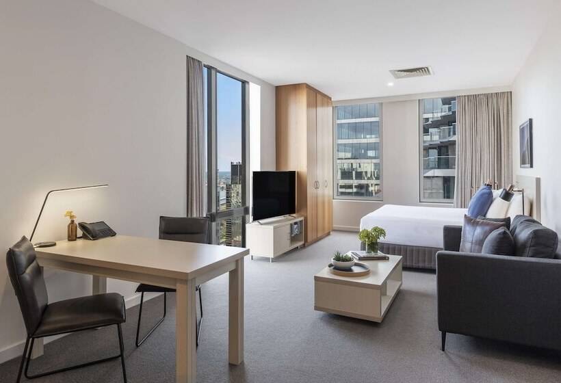 إستوديو بريميوم, Oaks Melbourne On Market