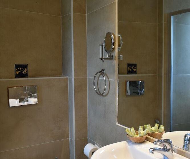 סוויטת סניור, Princess Lanassa