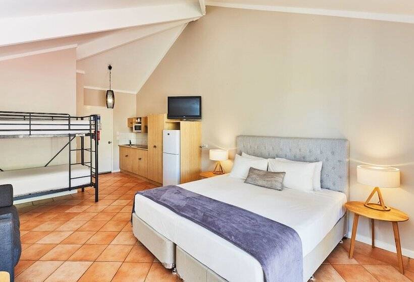 استودیو خانوادگی, Rac Monkey Mia Dolphin Resort