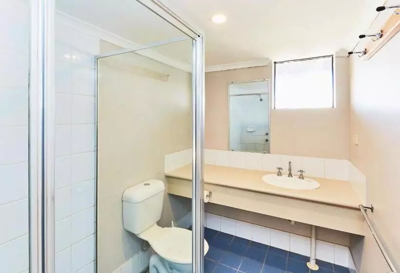 Economy Room Shared Bathroom, Rac Monkey Mia Dolphin Resort