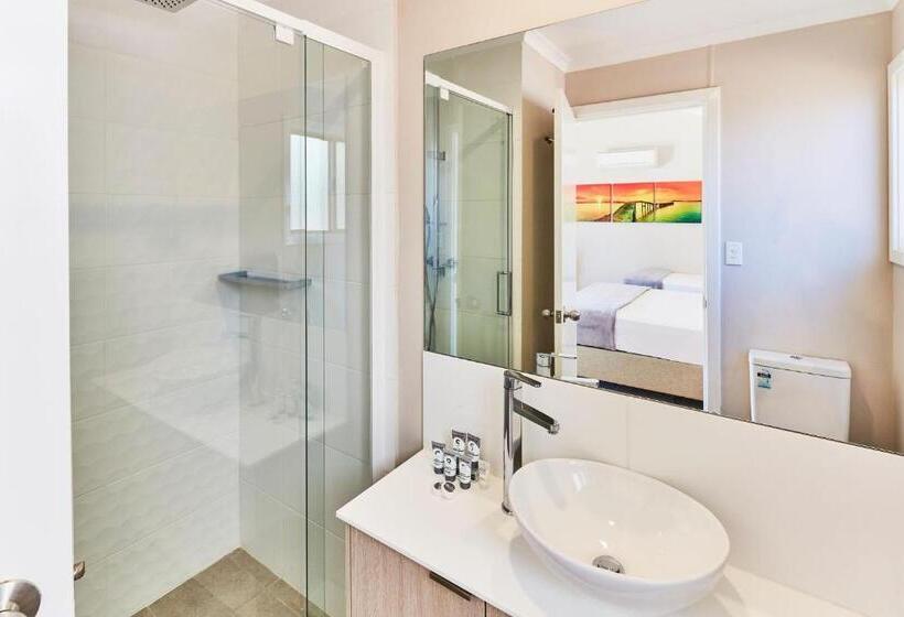 اتاق استاندارد با چشمانداز استخر, Rac Monkey Mia Dolphin Resort