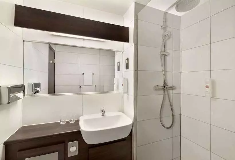ファミリールーム, Ramada By Wyndham Bristol West
