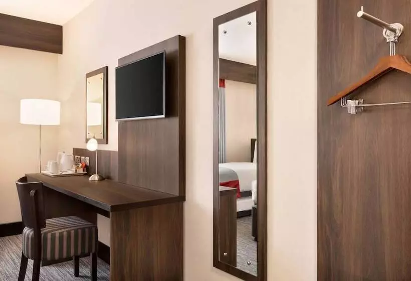 ファミリールーム, Ramada By Wyndham Bristol West