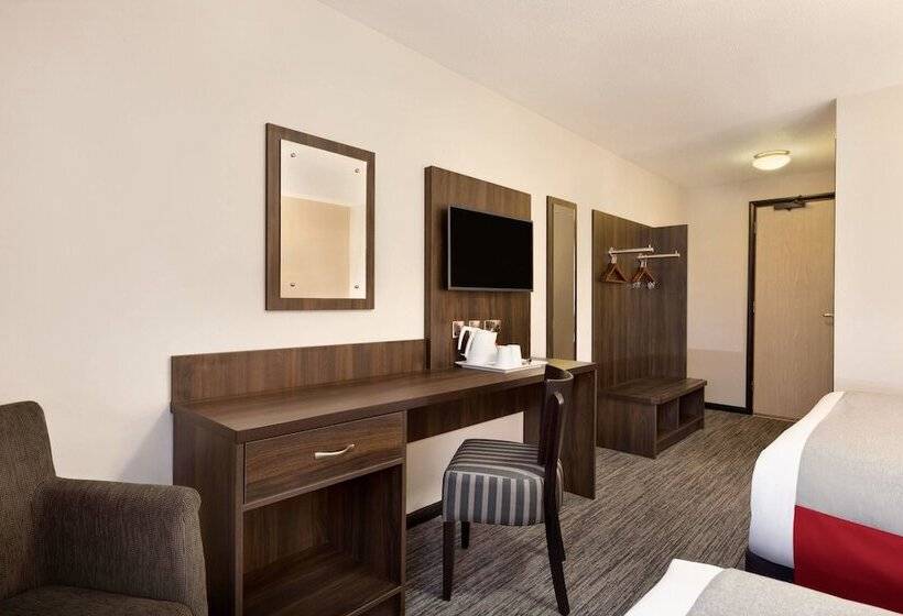 Семейный Номер, Ramada Bristol West