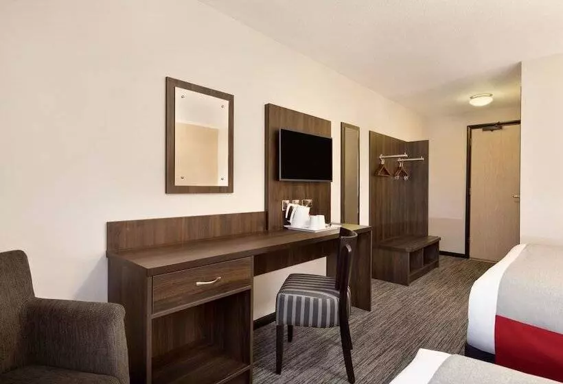ファミリールーム, Ramada By Wyndham Bristol West