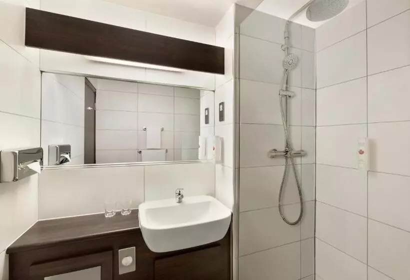 ファミリールーム, Ramada By Wyndham Bristol West