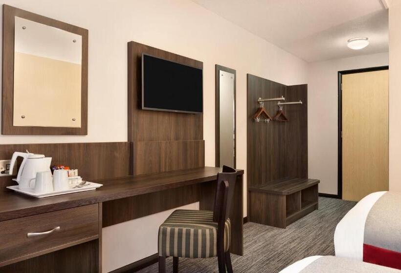 Номер Стандарт, Ramada Bristol West