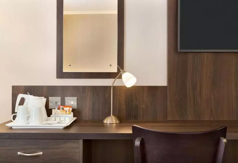 身障者適用スタンダードルーム, Ramada By Wyndham Bristol West