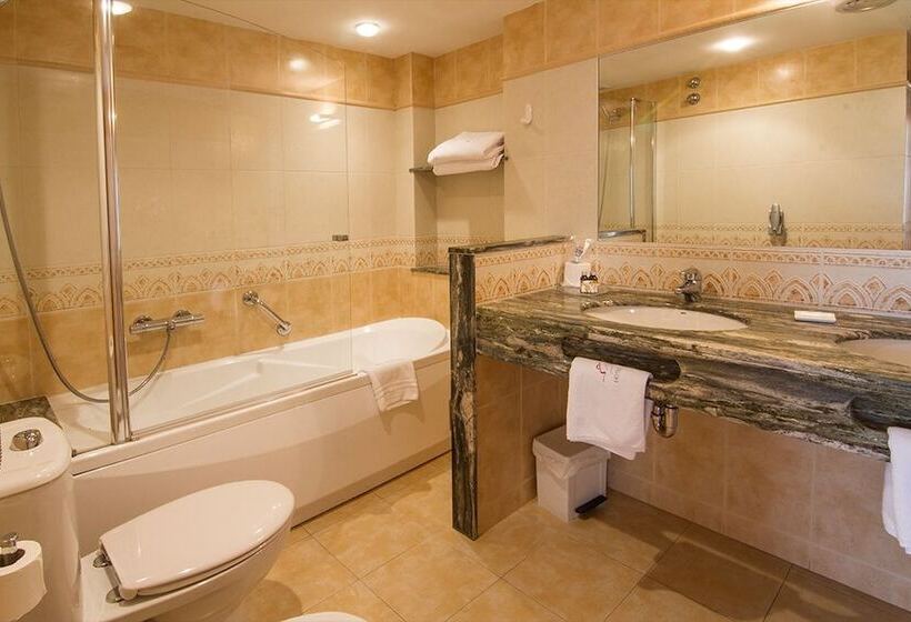 سوئیت جونیور با تراس, Rosa & Spa Begur