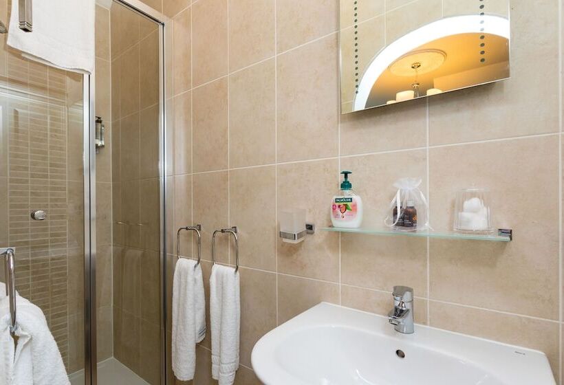 Номер Superior, The Lawn Guest House Gatwick