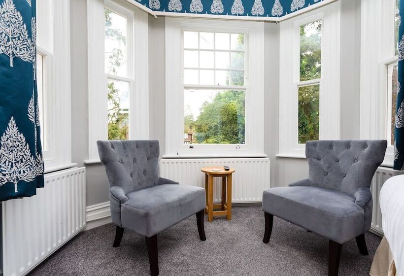 Номер Superior, The Lawn Guest House Gatwick
