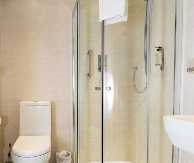 Номер Стандарт, The Lawn Guest House Gatwick