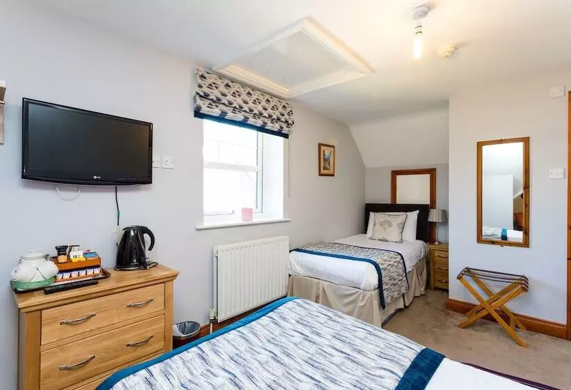 اتاق استاندارد سه نفره, The Lawn Guest House Gatwick