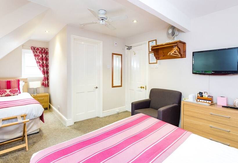 Семейный Номер, The Lawn Guest House Gatwick