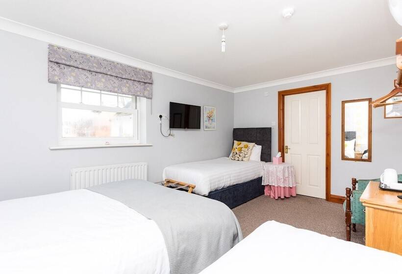 Семейный Номер, The Lawn Guest House Gatwick