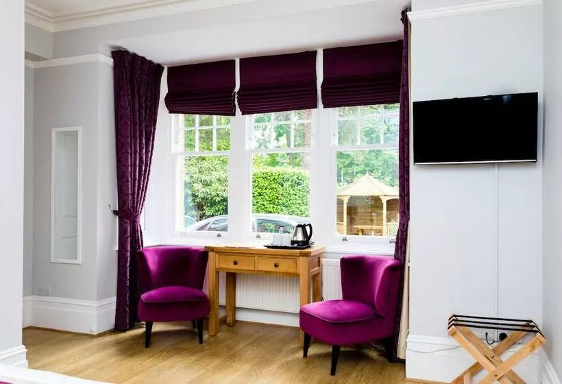 اتاق سوپریور در طبقه همکف, The Lawn Guest House Gatwick