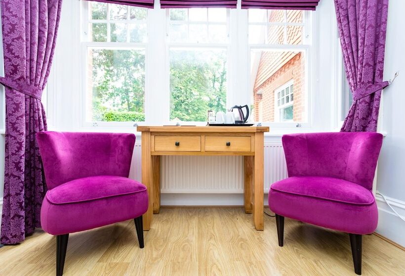 Номер Superior Нижний Этаж, The Lawn Guest House Gatwick