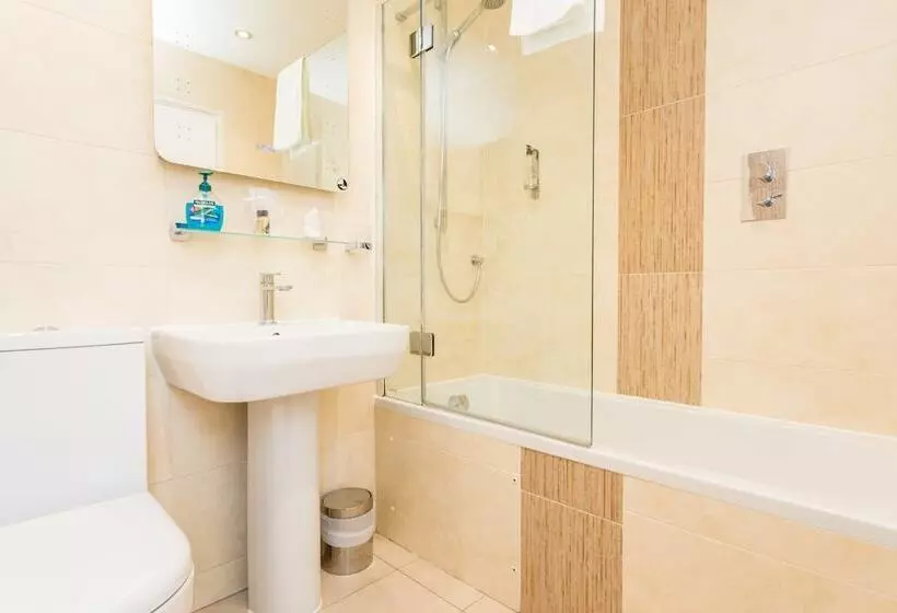 اتاق پرمیوم, The Lawn Guest House Gatwick