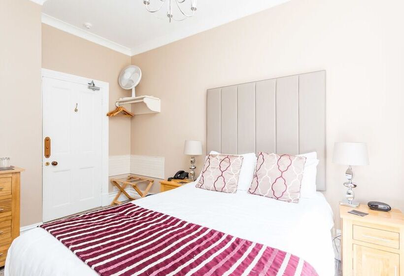 Номер Премиум, The Lawn Guest House Gatwick