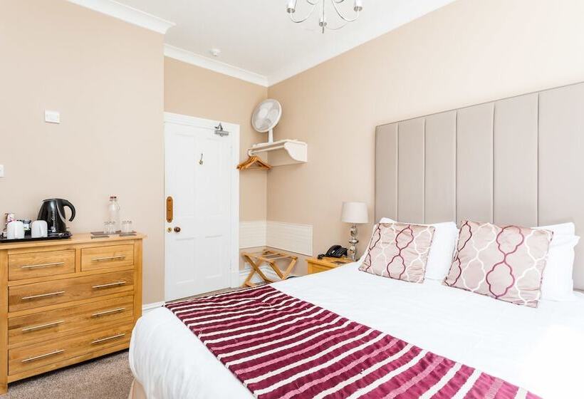 Номер Премиум, The Lawn Guest House Gatwick