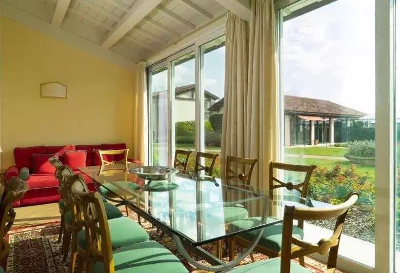 سوییت, Villa Abbondanzi Resort