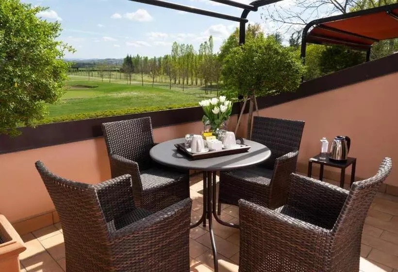 استودیوی استاندارد, Villa Abbondanzi Resort