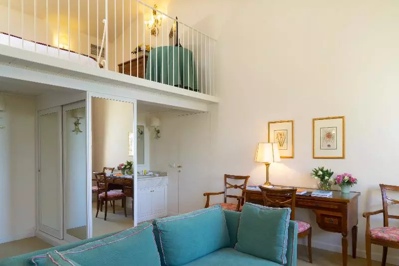 سوییت جونیور, Villa Abbondanzi Resort