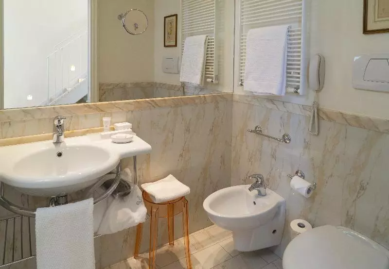 سوییت جونیور, Villa Abbondanzi Resort