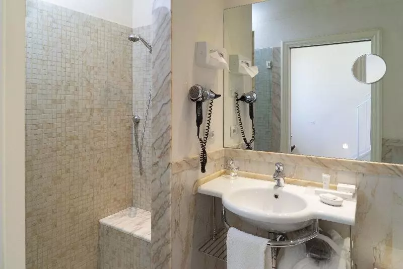 سوییت جونیور, Villa Abbondanzi Resort
