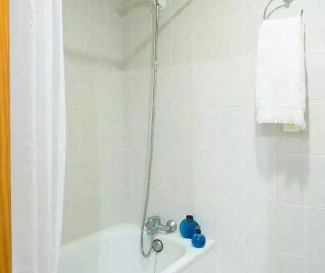 آپارتمان 1 خوابه با چشمانداز جانبی دریا, Magalluf Strip Apartment