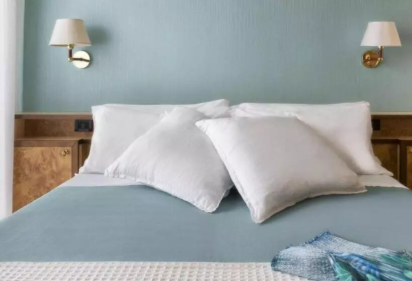 استودیوی استاندارد, Parioli Hotel Rimini