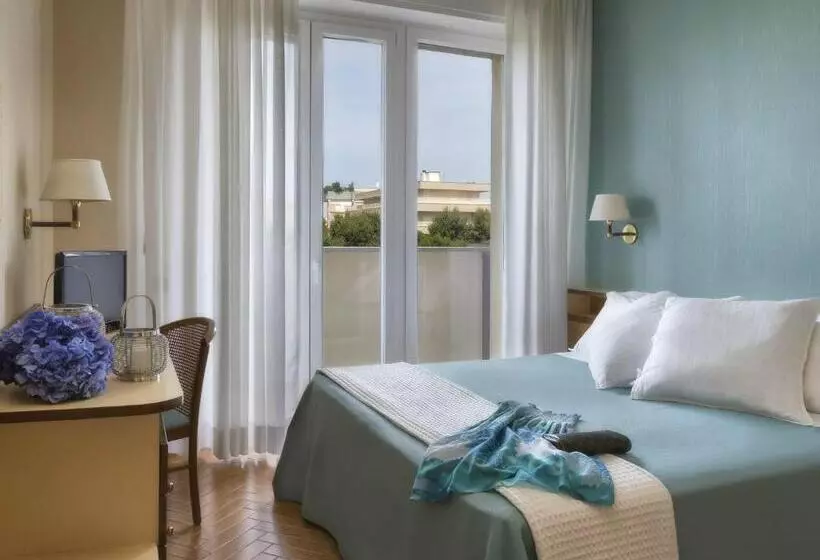 استودیوی استاندارد, Parioli Hotel Rimini