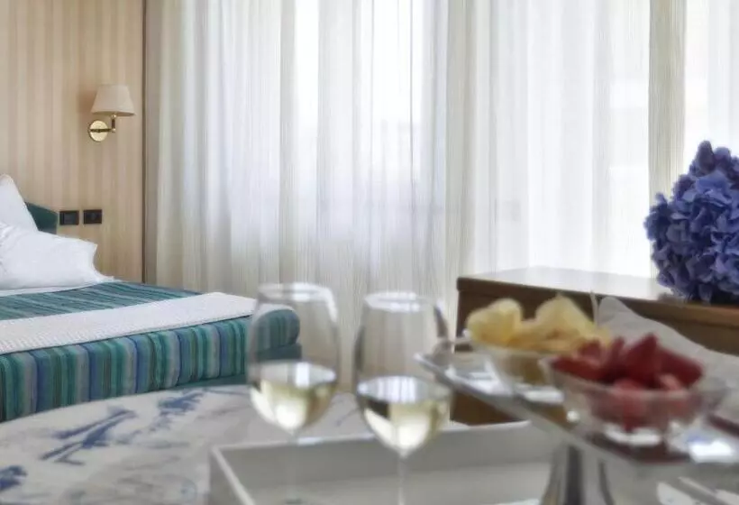 استودیوی استاندارد, Parioli Hotel Rimini