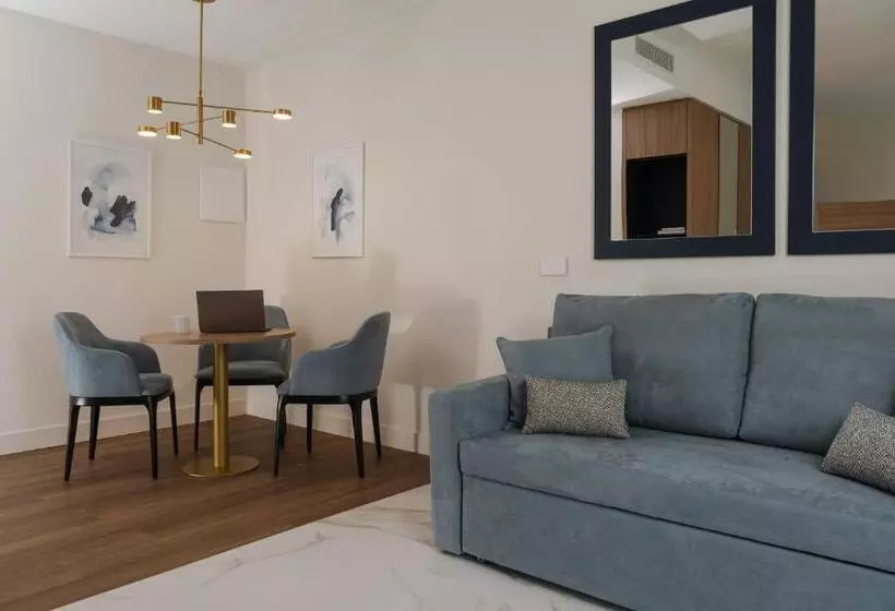سوییت لوکس, Parioli Hotel Rimini