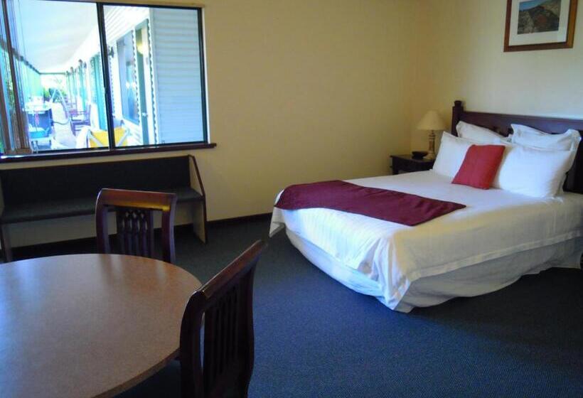 家庭间, Tree Top Walk Motel