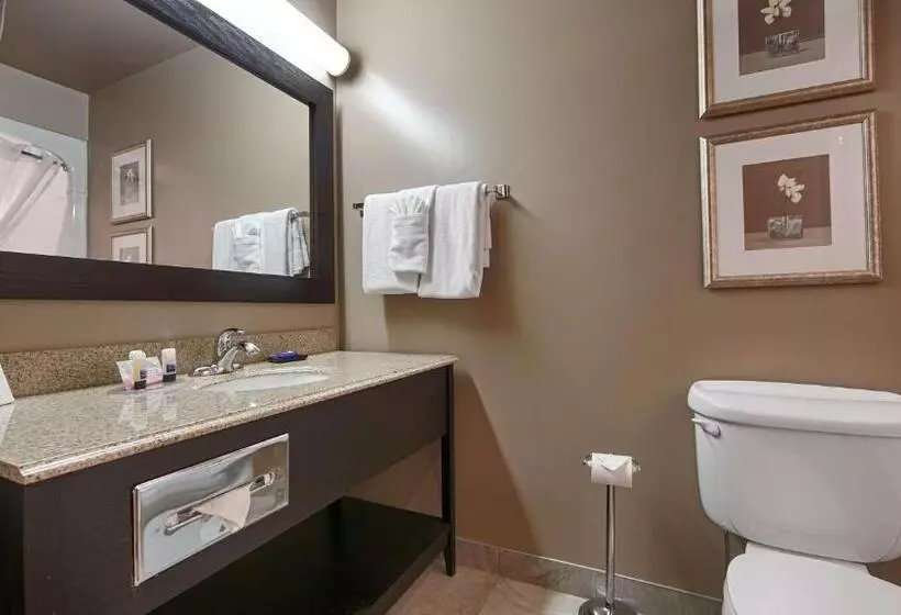 سوییت لوکس, Best Western Plus Moncton
