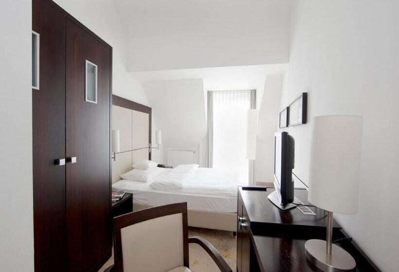 חדר סטנדרט יחיד, Devin Art