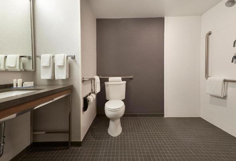 带大床的标准间, Courtyard By Marriott Toronto Markham