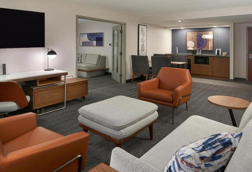 带大床的套房, Courtyard By Marriott Toronto Markham