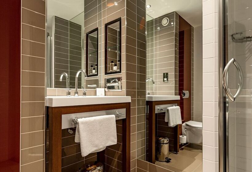 غرفة تنفيذية, Dakota Eurocentral