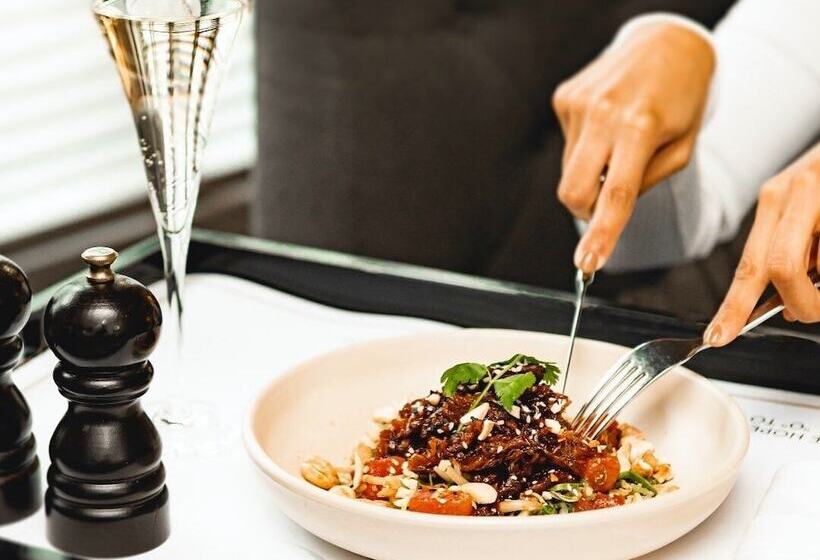 غرفة تنفيذية, Dakota Eurocentral