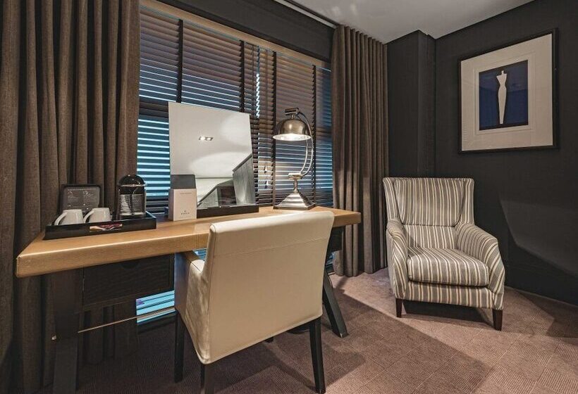 غرفة تنفيذية, Dakota Eurocentral