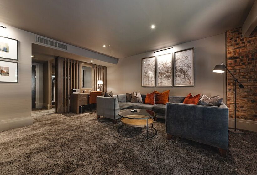 جناح, Dakota Eurocentral