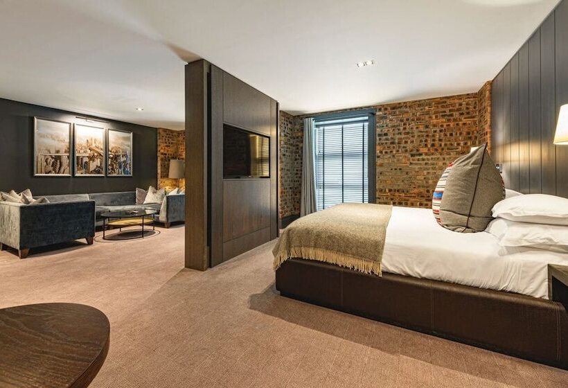 جناح, Dakota Eurocentral