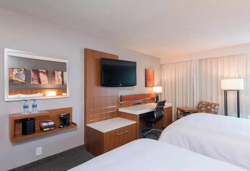 اتاق استاندارد با 2 تخت دوبل, Sonesta Hotel Grand Rapids Airport