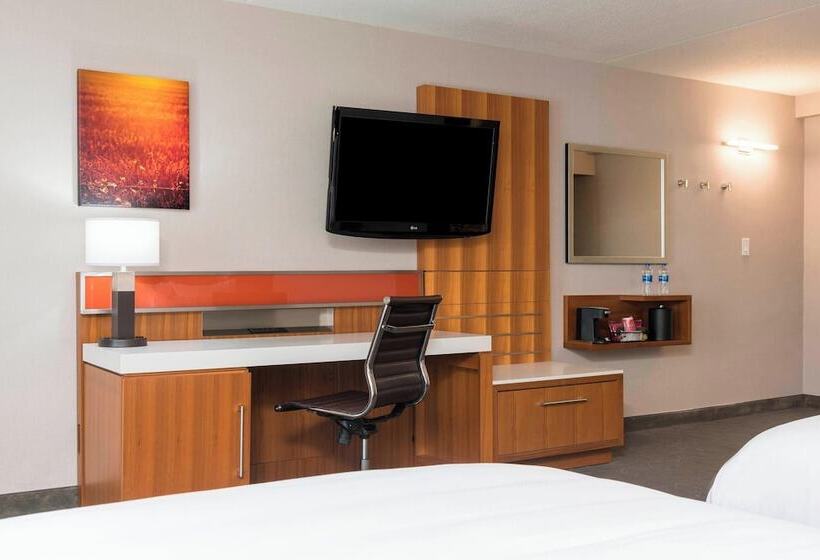 ２ダブルベッドのスタンダードルーム, Sonesta Hotel Grand Rapids Airport