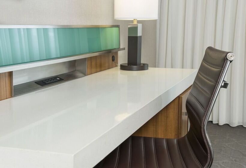 ２ダブルベッドのスタンダードルーム, Sonesta Hotel Grand Rapids Airport