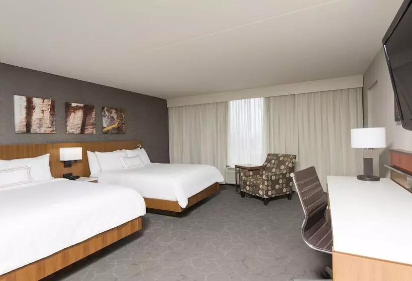سوییت خانوادگی, Sonesta Hotel Grand Rapids Airport