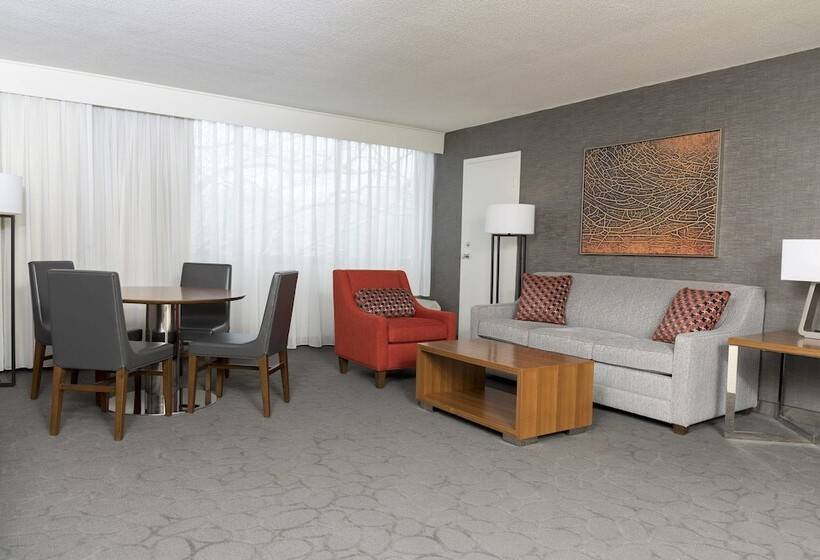 Люкс, Sonesta Hotel Grand Rapids Airport